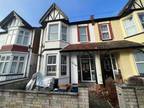 2 bedroom flat for sale in Southbourne Grove, Westcliff-On-Sea, SS0