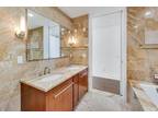 Condo For Sale In Chicago, Illinois