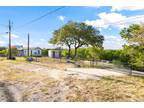 1372 Lakeshore Drive North Bandera, TX -