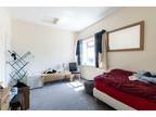 2 bedroom flat for sale in Crieff Road, Perth, PH1