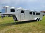 1995 Dream Coach Trailers LLC 4 horse w/ 9' living quarters Horse Trailer