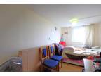 Glebelands Road, Feltham TW14 2 bed apartment to rent - £1,550 pcm (£358 pw)