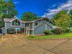 268 Lakeshore Dr S