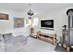 3 bedroom detached house for sale in Oak Road South, Hadleigh, SS7