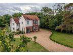 4 bedroom detached house for sale in Epping Road, Roydon, Harlow, Esinteraction