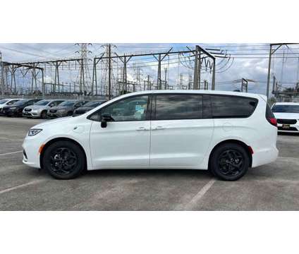 2023 Chrysler Pacifica Hybrid Limited is a White 2023 Chrysler Pacifica Car for Sale in Cerritos CA