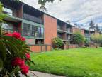 Tacoma 2BR 1BA, Lovely condo with peaceful view in gated