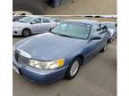 1999 Lincoln Town Car Signature 4dr Sedan