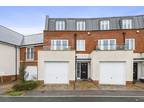 Rennoldson Green, Chelmsford, CM2 4 bed house for sale -