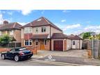Milverton Drive, Ickenham, UB10 5 bed detached house to rent - £3,000 pcm