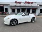 2010 Nissan 370Z White, 62K miles