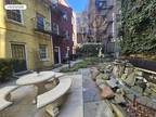 729 Greenwich Street, Unit J28