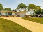 3010 King Richard Dr