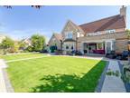 5 bedroom detached house for sale in Shaftesbury Drive, Fairfield