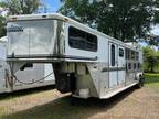 1999 Sundowner Trailers 4 horse stock combo w/ large dressing room Horse Trailer