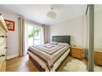 2 bedroom flat for sale in Fairlinch Close, Winchester, Hampshire, SO22