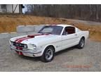 1965 Ford Mustang Fastback 289 Wimbledon White