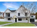 618 Myrtle Avenue, West Islip, NY 11795