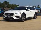 2022 Volvo V60 Cross Country T5