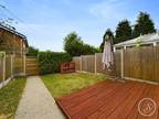 Gray Court, Leeds 3 bed terraced house for sale -