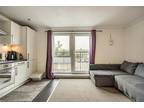 2 bedroom apartment for sale in Green Lane, Ilford, IG3