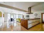 4 bedroom detached house for sale in Woodlands Park, Leigh-On-Sea