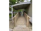 20 MANOR DR Brookfield, OH