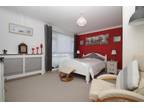 Village Road, Enfield EN1 2 bed flat for sale -