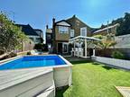 4 bedroom semi-detached house for sale in Cliff Parade, Leigh-On-Sea, SS9
