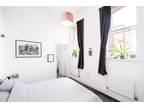 Rosebury Square, Woodford Green 2 bed apartment for sale -