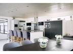 5 bedroom house boat for sale in St Katharine Docks, Wapping, E1W