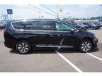 2017 Chrysler Pacifica Black, 151K miles