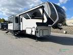 2024 Keystone Avalanche 378BH 40ft