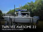 22 foot Twin Vee Awesome 22