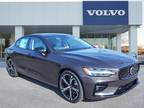 2024 Volvo S60 B5 Core Dark Theme