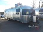 2022 Airstream Airstream RV Flying Cloud 27FB Twin 28ft