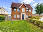 3 bedroom link detached house for sale in Lady Margaret Road, Ifield, RH11