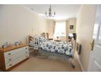2 bedroom ground floor flat for sale in Station Road, BH22
