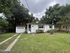 2 Bedroom 1 Bath In Jacksonville FL 32207