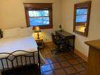 Walk to University of Arizona-furnished room/beautiful historic house