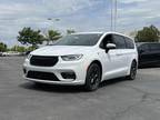 2023 Chrysler Pacifica Hybrid White, new