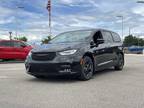 2023 Chrysler Pacifica Hybrid Black, 10 miles