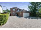 4 bedroom detached house for sale in Oxlease Close, Romsey, SO51