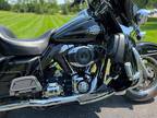 2008 Harley-Davidson Touring Electra Glide® Ultra Classic® FLHTCU 96'/6-Speed