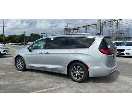 2023 Chrysler Pacifica Hybrid Pinnacle is a Silver 2023 Chrysler Pacifica Hybrid in Cerritos CA