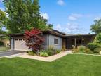 338 Wilshire Dr E Evanston, IL