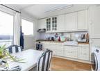 2 bedroom flat for sale in Columbia Point, Southwark, SE16