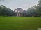 Sumter 4BR 3.5BA, Rare find! Beautiful Custom Home located