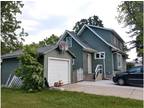 Gorgeous 2 Story Renovated for those of us that Love to Cook!