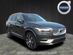 2024 Volvo XC90 Recharge T8 Ultimate Bright Theme 7P